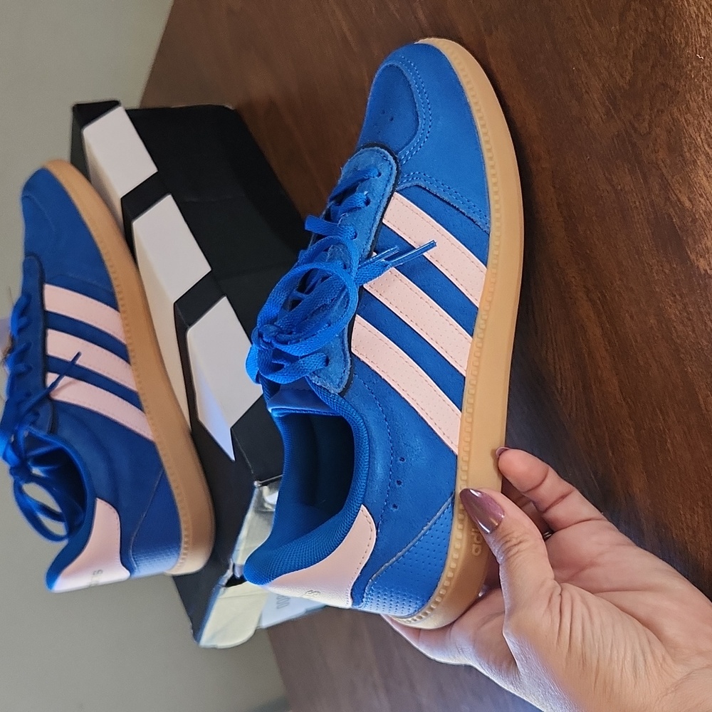 Adidas Women's Blue and Pink Sneakers Size 6.5 Women, Fits 5 Youth, NEW IN BOX!!